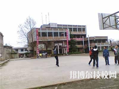 貴州龍里中等職業(yè)學(xué)校2020年報(bào)名條件、招生要求、招生對象