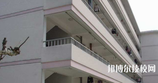 靈山第二職業(yè)技術(shù)學校2020年招生辦聯(lián)系電話