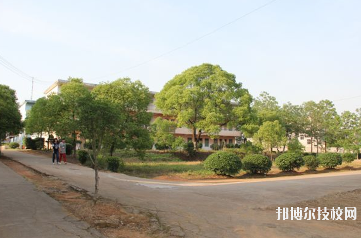 玉山職業(yè)中等專業(yè)學(xué)校2020年招生辦聯(lián)系電話