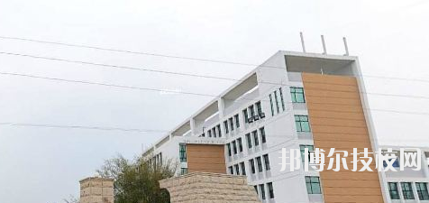 崇左職業(yè)技術(shù)學(xué)校2020年報(bào)名條件、招生要求、招生對象