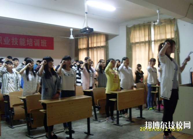 安源區(qū)職業(yè)中等專業(yè)學(xué)校2020年報(bào)名條件、招生要求、招生對(duì)象