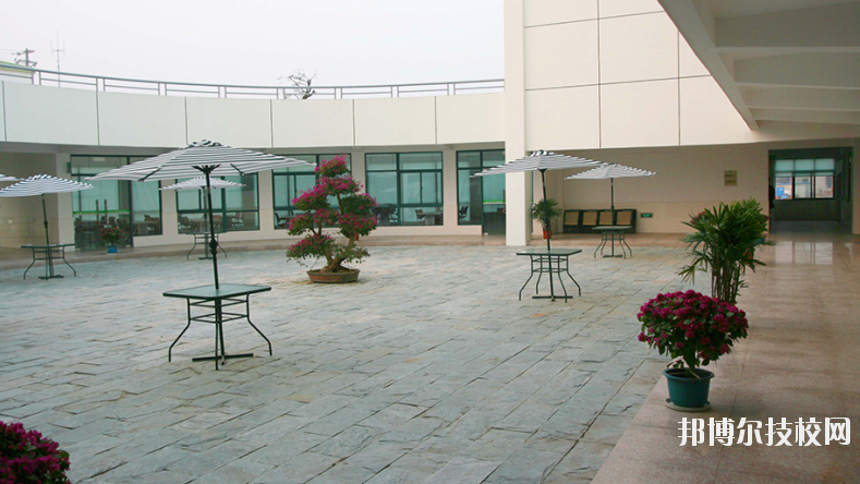 鎮(zhèn)江高等職業(yè)技術(shù)學(xué)校怎么樣、好不好