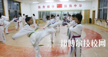 嘉峪關(guān)體育運(yùn)動(dòng)學(xué)校2020年報(bào)名條件、招生要求、招生對象