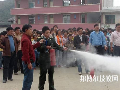 安龍職業(yè)技術(shù)學校怎么樣、好不好