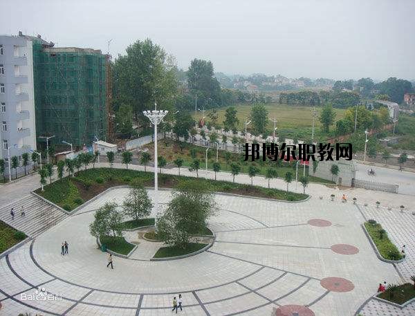 來鳳中等職業(yè)技術(shù)學(xué)校怎么樣、好不好