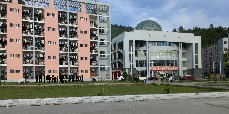 銅仁工業(yè)學(xué)校2020年報(bào)名條件、招生要求、招生對(duì)象