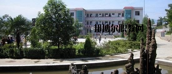 恩施民族職業(yè)技術學校2020年招生辦聯(lián)系電話