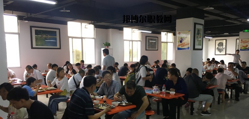 西安東方美術(shù)高中2020年宿舍條件