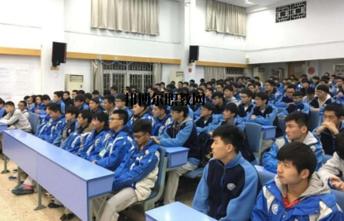 貴州銅仁玉昆中等專業(yè)學(xué)校2020年報(bào)名條件、招生要求、招生對(duì)象