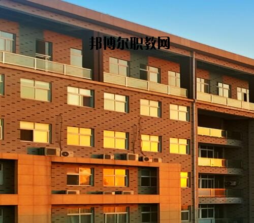 新鄉(xiāng)職業(yè)教育中心2021年報名條件、招生對象