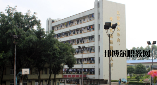 廣西梧州商貿(mào)學(xué)校2020年報(bào)名條件、招生要求、招生對(duì)象 