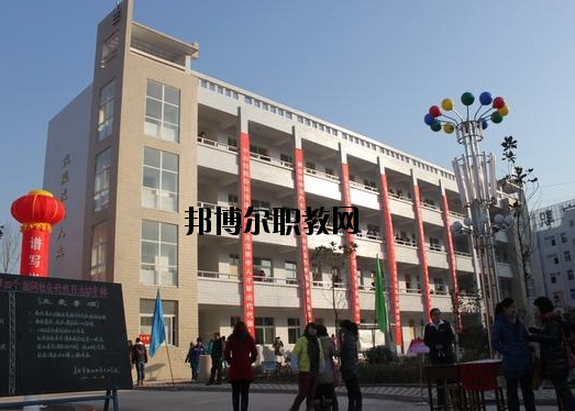 靈寶職業(yè)中等專業(yè)學(xué)校2021年報(bào)名條件、招生要求、招生對象