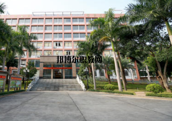 重慶華陽(yáng)技工學(xué)校2020年報(bào)名條件、招生要求、招生對(duì)象