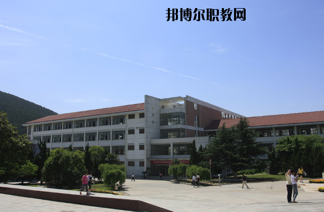 江蘇張家港第三職業(yè)高級(jí)中學(xué)2020年報(bào)名條件、招生要求、招生對(duì)象