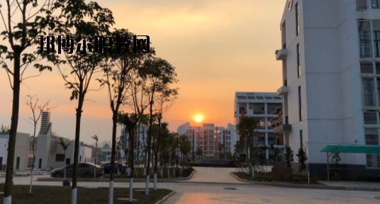 廣西二輕高級(jí)技工學(xué)校怎么樣、好不好