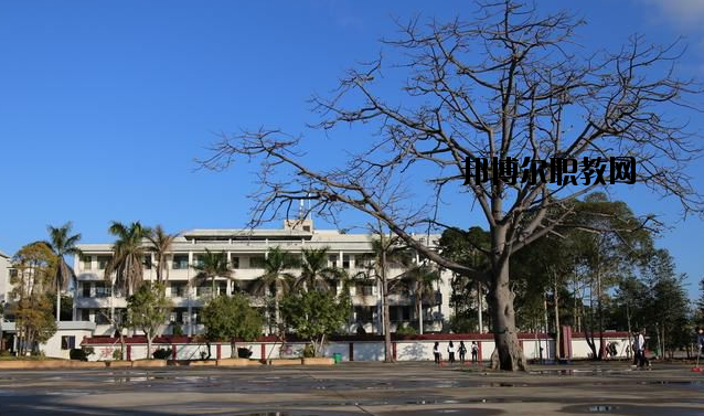 潮州高級(jí)技工學(xué)校2020年報(bào)名條件、招生要求、招生對(duì)象