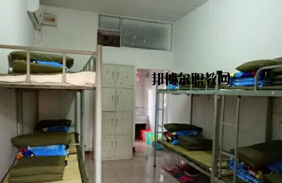 彭山縣職業(yè)高級中學校2020年宿舍條件