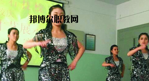 蘭州裝備制造技師學(xué)院2020年學(xué)費(fèi)、收費(fèi)多少