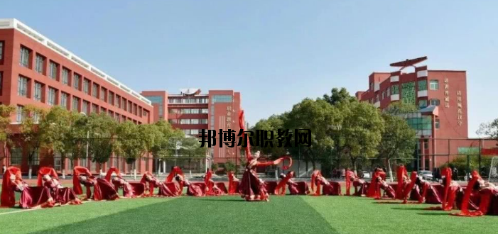 臨川現(xiàn)代教育學(xué)校2020年報名條件、招生要求、招生對象