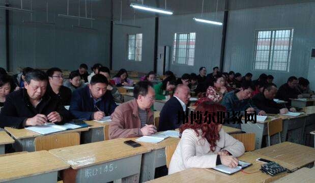 四川省南充市高坪職業(yè)高級中學(xué)2020年報名條件、招生要求、招生對象