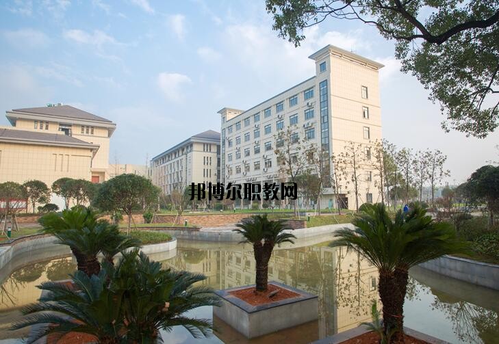 龍游縣職業(yè)技術(shù)學校2020年招生辦聯(lián)系電話