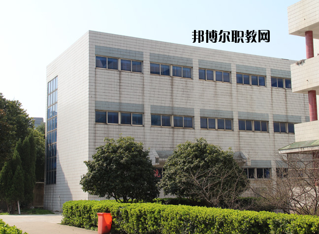 蘇州衛(wèi)生職業(yè)學校2020年報名條件、招生要求、招生對象