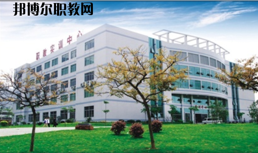 肇慶工業(yè)貿易學校網站網址