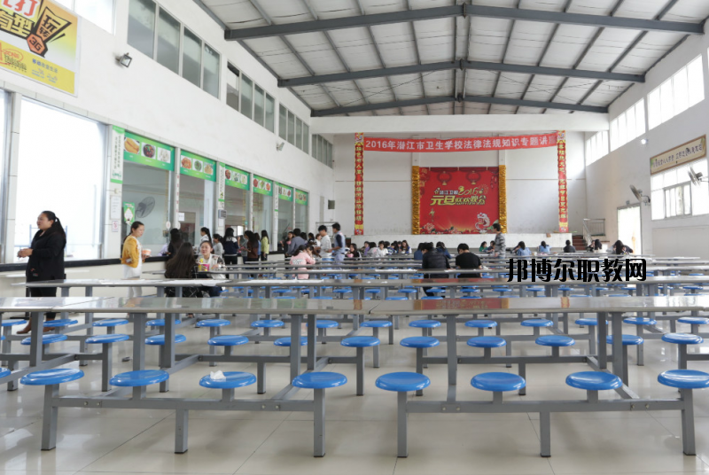 湖北潛江衛(wèi)生學校2020年宿舍條件