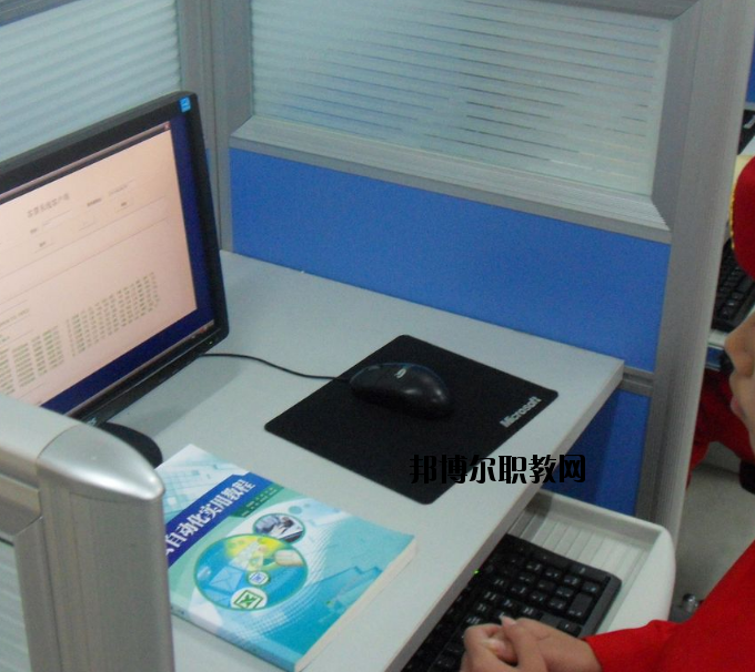 河南信陽航空服務學校網(wǎng)站網(wǎng)址