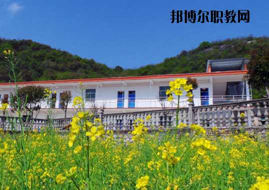 景德鎮(zhèn)傳統(tǒng)文化職業(yè)學(xué)校2020年報(bào)名條件、招生要求、招生對(duì)象