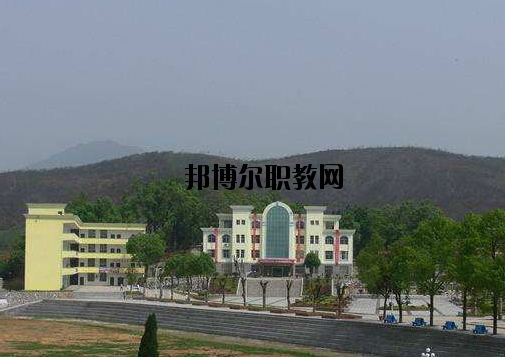 萍鄉(xiāng)武功山中等專業(yè)學校2020年報名條件、招生要求、招生對象