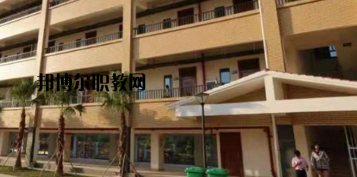 欽州技工學(xué)校2020年報(bào)名條件、招生要求、招生對(duì)象