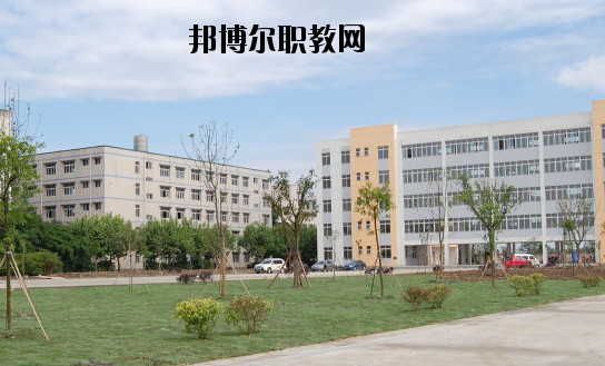 定西工貿中等專業(yè)學校2020年招辦電話