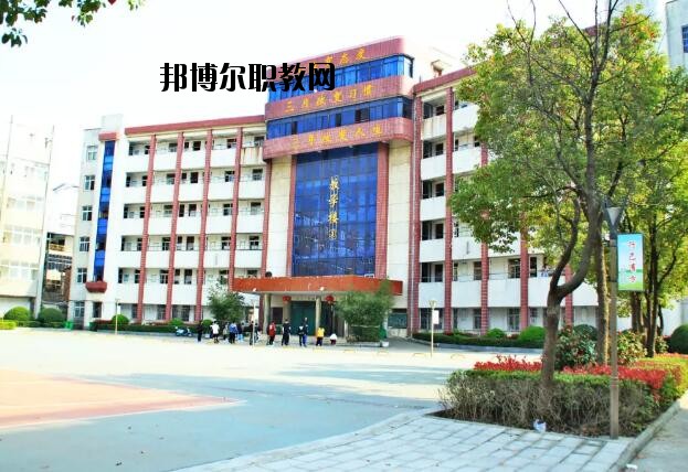 孝感工業(yè)學(xué)校2020年報名條件、招生要求、招生對象