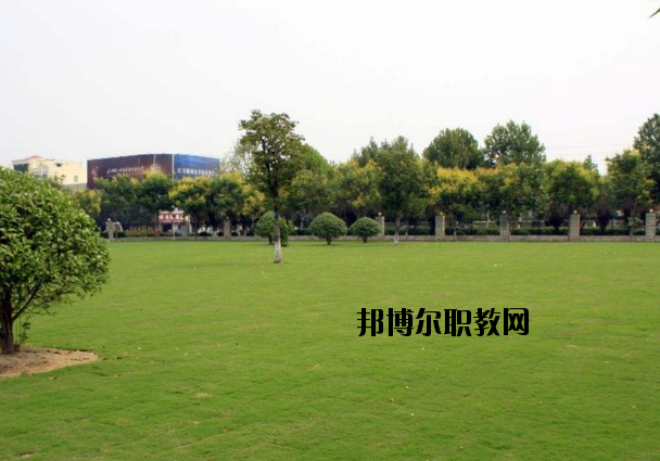 上饒信州理工學(xué)校2020年招生辦聯(lián)系電話(huà)