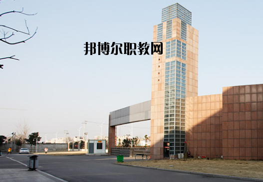 鳳臺職業(yè)教育中心2020年報名條件、招生要求、招生對象