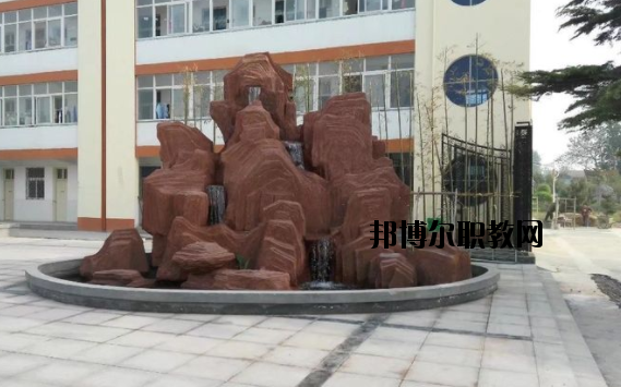 新鄉(xiāng)牧野區(qū)職業(yè)教育中心2021年報名條件、招生要求、招生對象