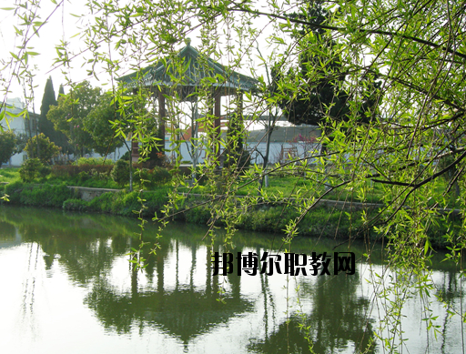 蕪湖商貿工業(yè)學校2020年報名條件、招生要求、招生對象