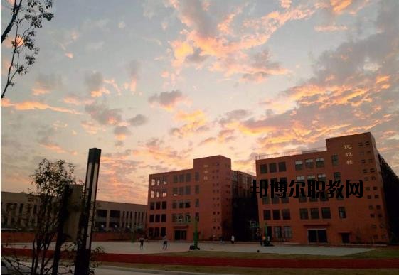 寧波東坤職業(yè)高級(jí)中學(xué)2020年招生辦聯(lián)系電話