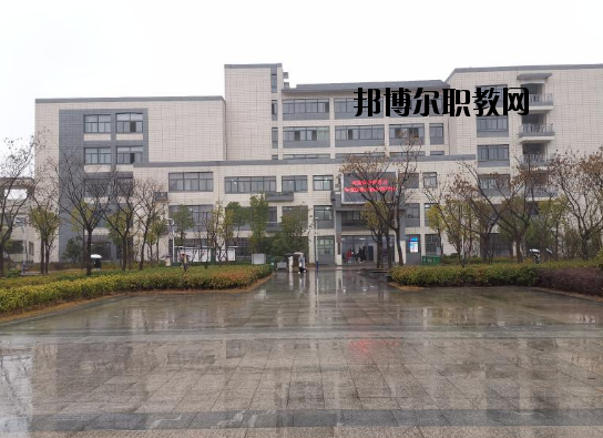 合肥工業(yè)學(xué)校2020年報(bào)名條件、招生要求、招生對(duì)象