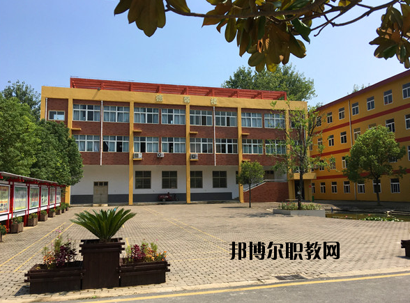 潁上信息工程學(xué)校2020年報(bào)名條件、招生要求、招生對(duì)象