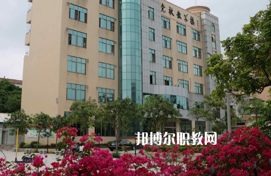 湛江海濱職業(yè)技術(shù)學(xué)校2020年報名條件、招生要求、招生對象