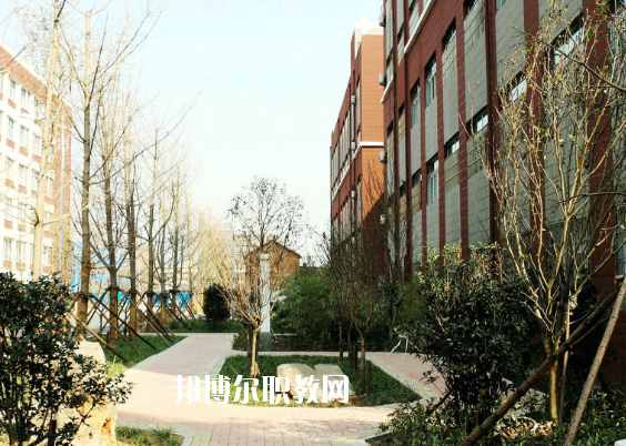 亳州工業(yè)學校2020年報名條件、招生要求、招生對象