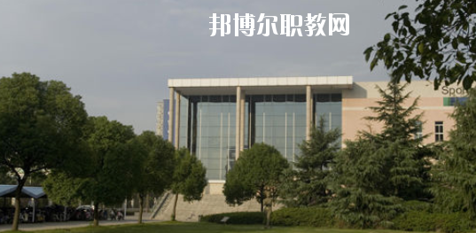 崇左八桂城市中等職業(yè)技術(shù)學(xué)校2020年報名條件、招生要求、招生對象