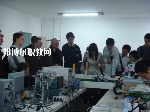 瀘州化工廠技工學(xué)校2020年報名條件、招生要求、招生對象