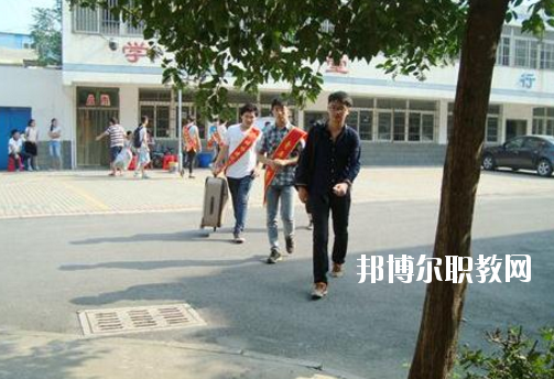 合肥商貿(mào)職業(yè)學(xué)校2020年報名條件、招生要求、招生對象