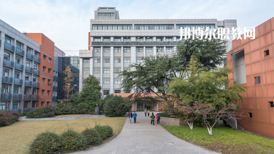 臨夏州民族學(xué)校2020年報(bào)名條件、招生要求、招生對(duì)象