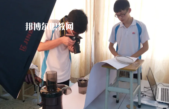 佛山順德區(qū)胡錦超職業(yè)技術(shù)學(xué)校2020年報名條件、招生要求、招生對象