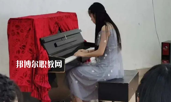 梅州五洲學(xué)校2020年學(xué)費、收費多少