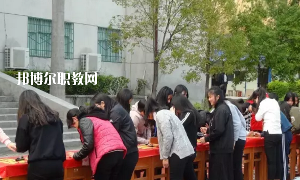 豐順縣職業(yè)技術學校2020年招生辦聯(lián)系電話